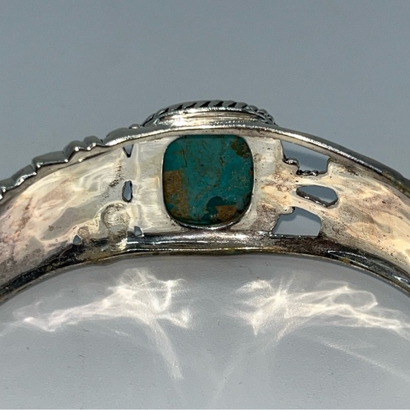 Stauer Spirit of the Southwest 14 kt American Turquoise, Eagle & Feathers Cuff - Picture 7 of 13